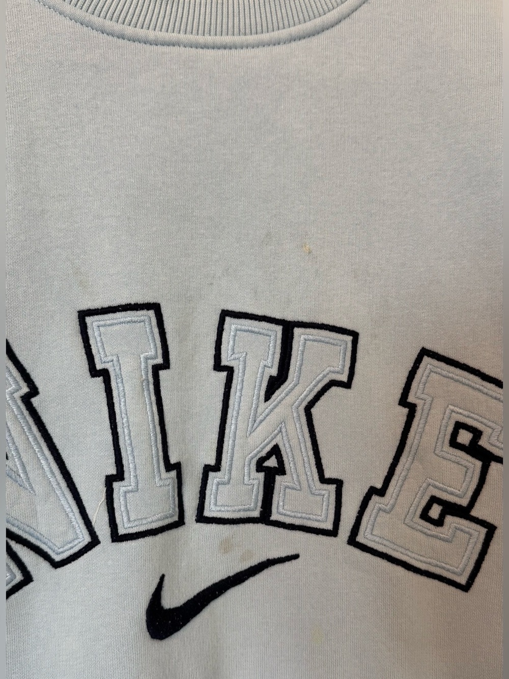 Adorable vintage-esc Nike Light Blue Crewneck Sweatshirt with Embroidered Logo - Picture 2 of 2
